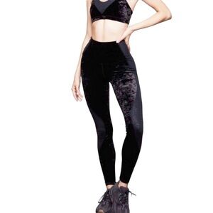 Good American - NWT  Crushing It Black Leopard Leggings Size 3/L